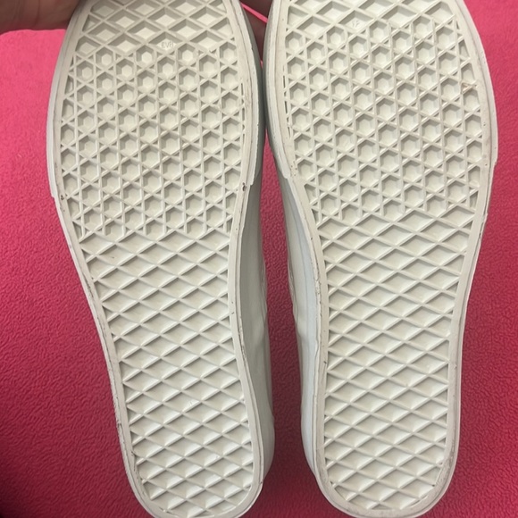 Vans shoes, men size 8, women size 9.5, new with tag/no box - Picture 4 of 5